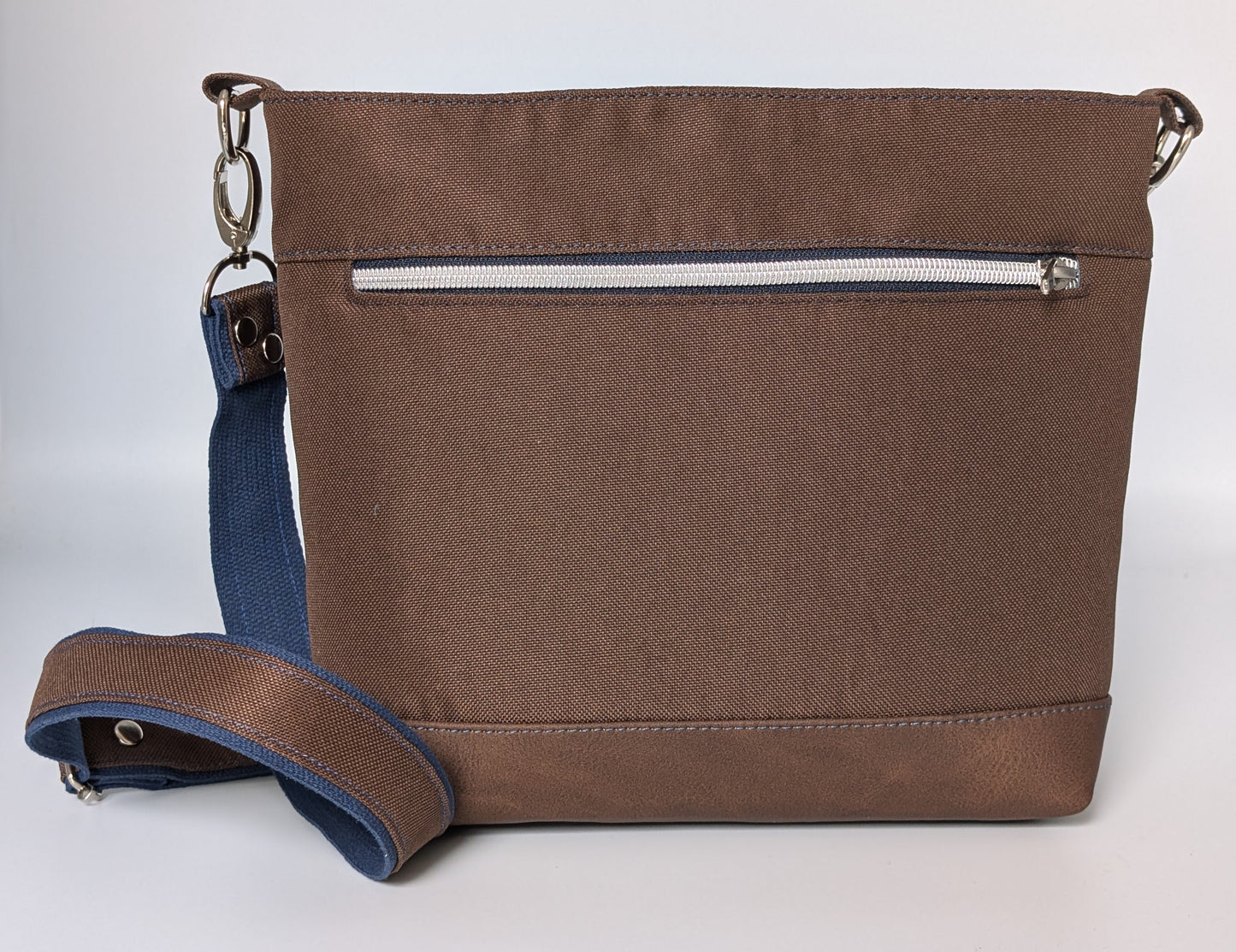 Handtasche "Ornament blau" mit Wechselklappe
