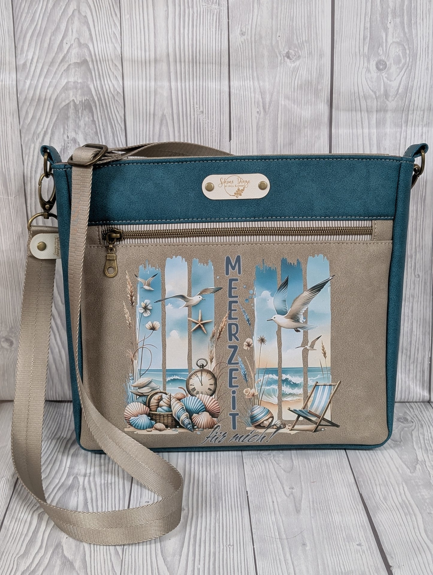Handgenähte Umhängetasche aus Kunstleder – "Meerzeit für mich!" | Maritime Schultertasche