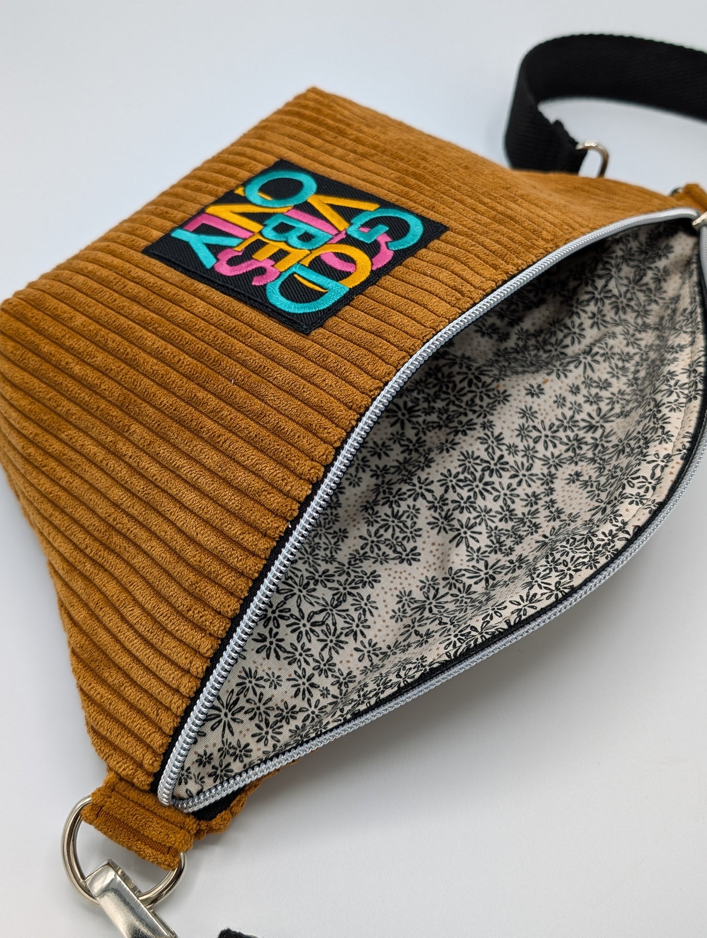 Bauchtasche/Crossbag "Good Vibes Only"