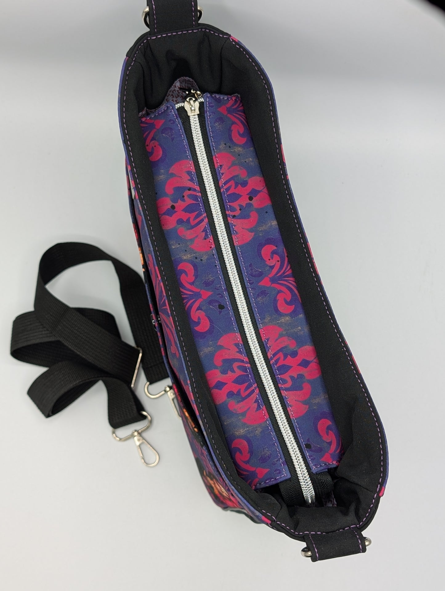 Sugar Skull Schultertasche – Pink & Purple Gothic Style