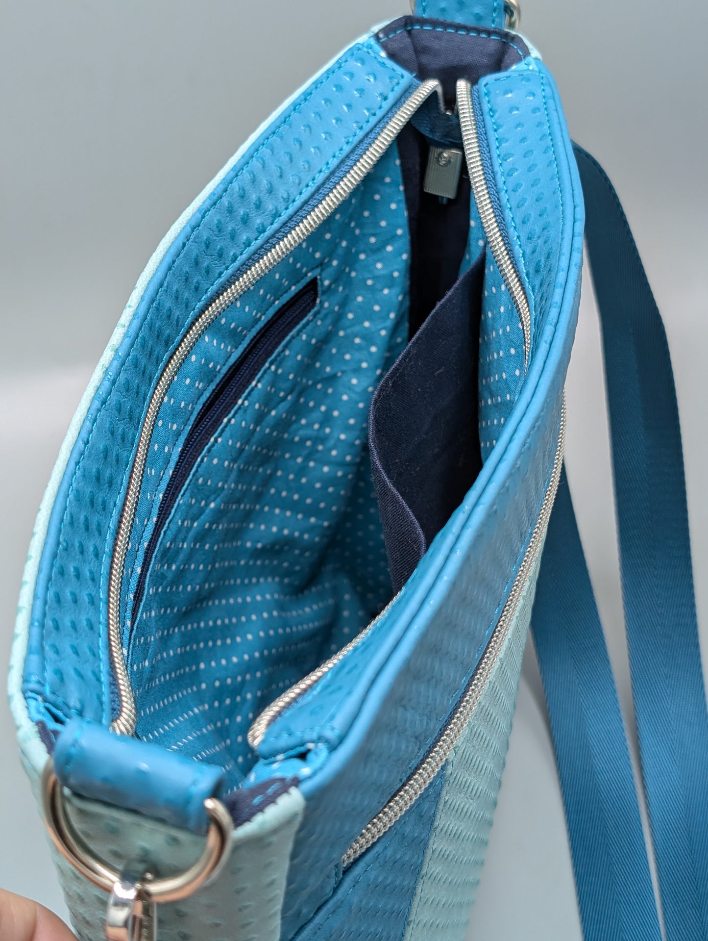 Edle Crossbody-/Handtasche in zwei Türkis-Tönen