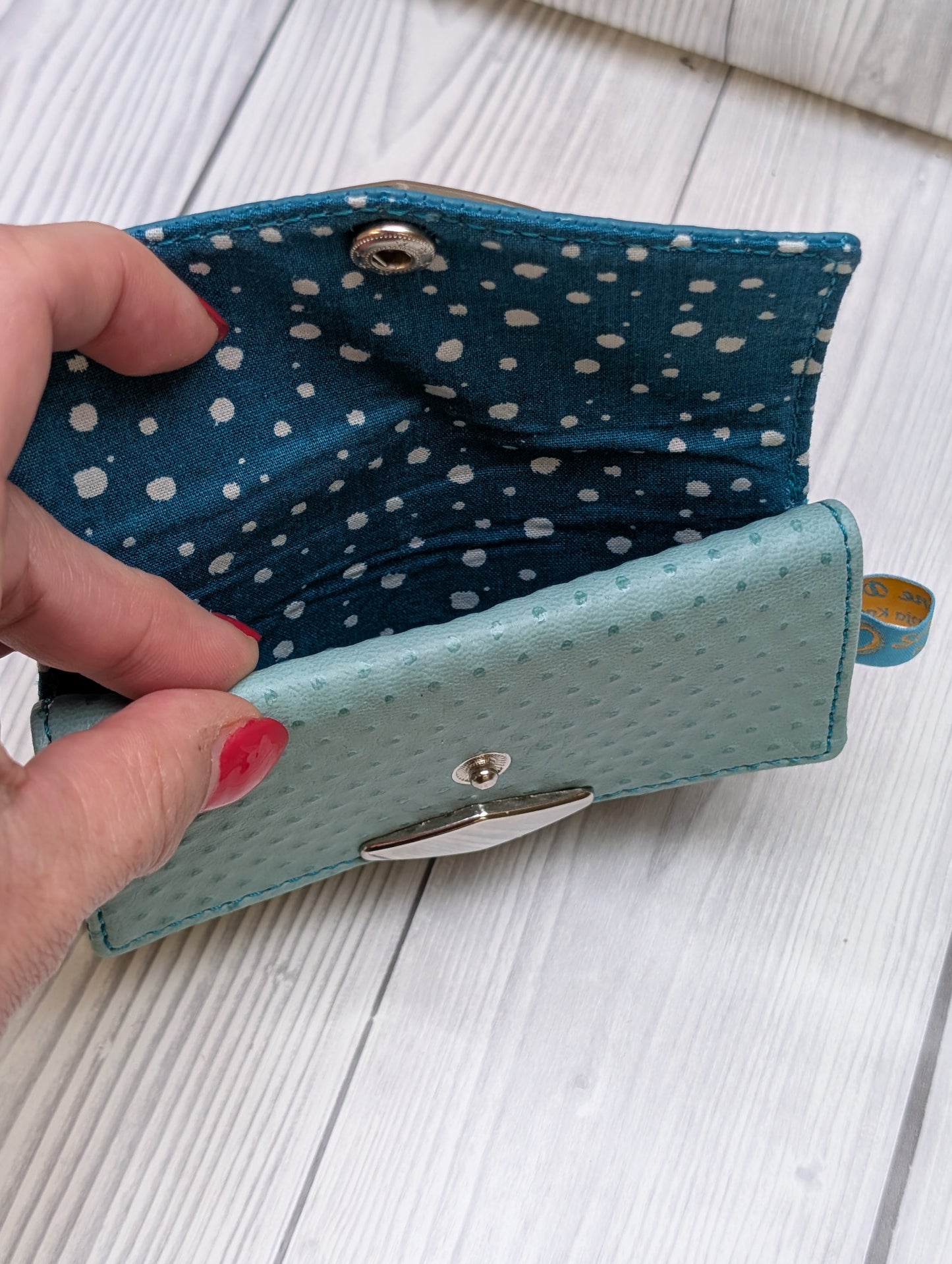 Kleines kompaktes Portemonnaie türkis