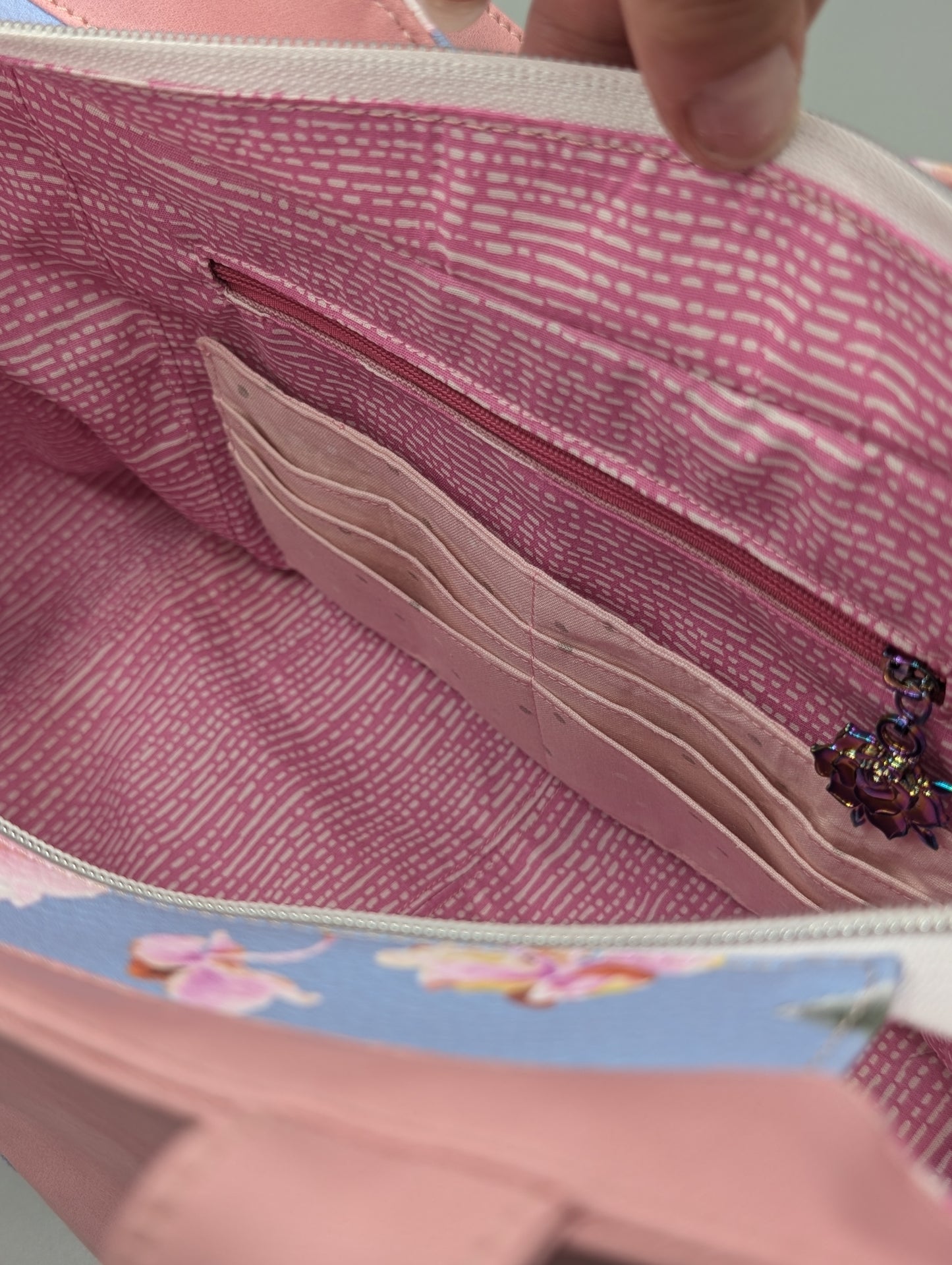Rosa Tote Bag / Schultertasche mit Blumen-Design – Handmade Look