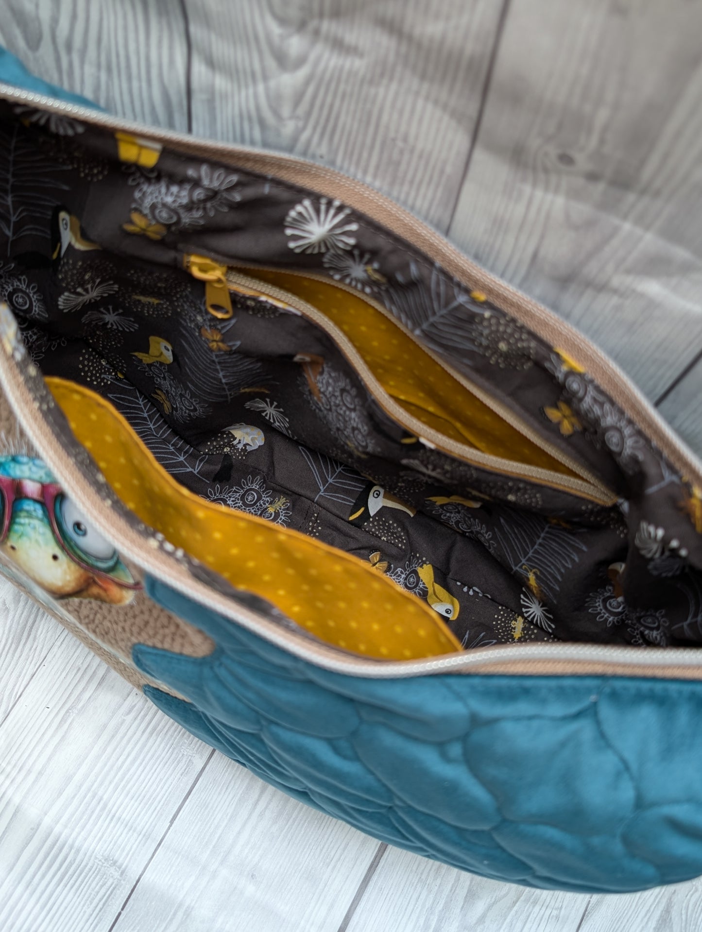 Half-Moon Bag - Petrol/Grün mit Bügelbild Schildkröte