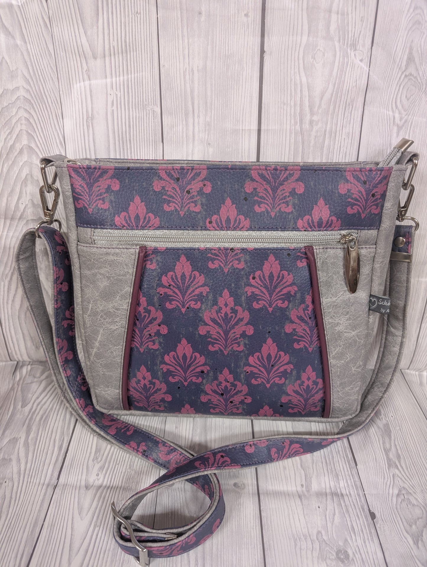 Handgefertigte Umhängetasche im Vintage-Damast-Design – Crossbody Bag mit Reißverschlussfächern & verstellbarem Gurt