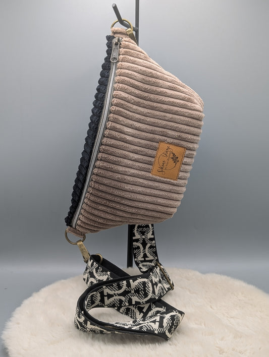 Handgefertigte Cord Crossbody Bag – Taupe & Schwarz | Schultertasche mit verstellbarem Gurt