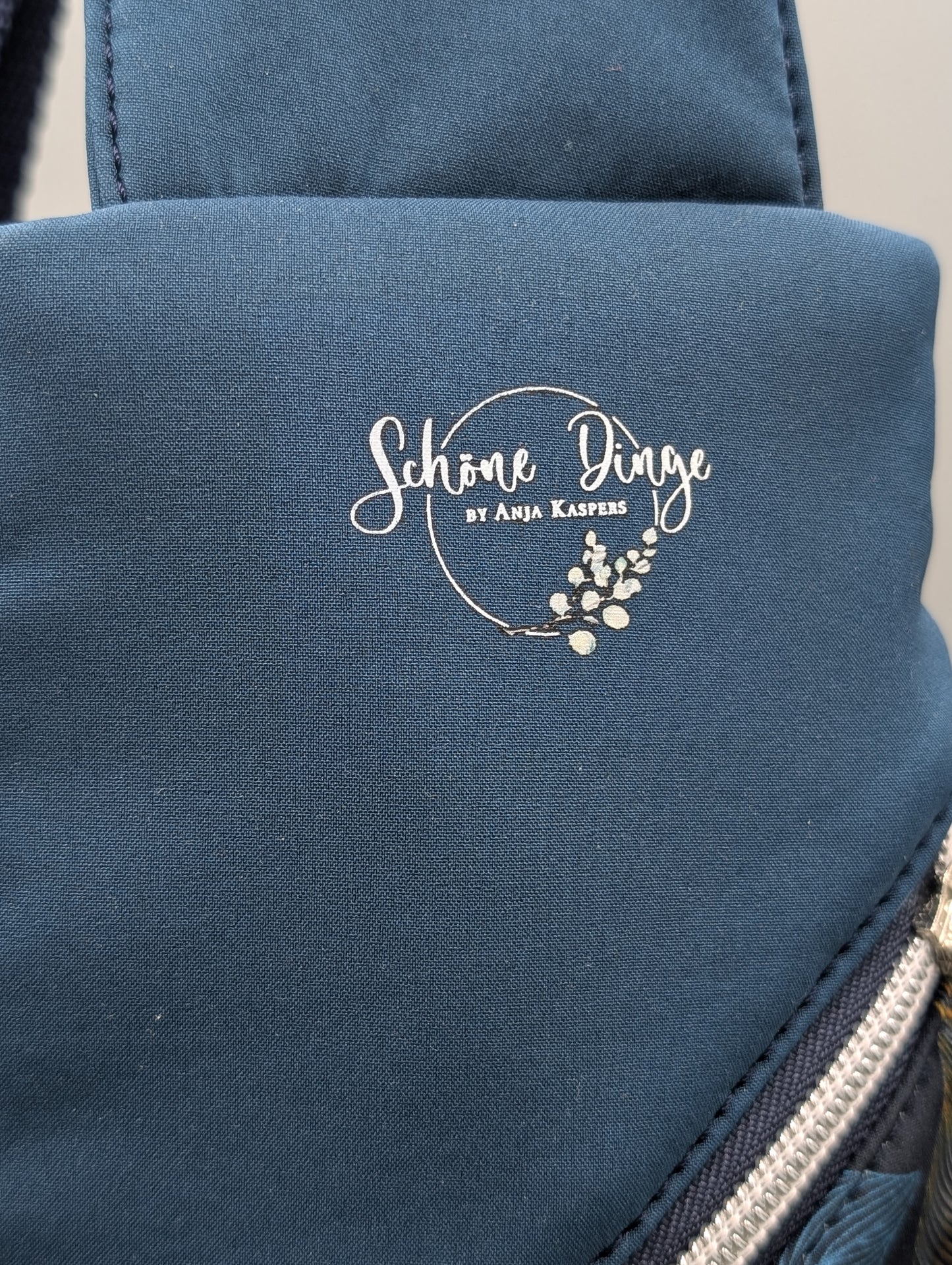 Crossbag aus Softshell - dunkel türkis mit Blättermotiv