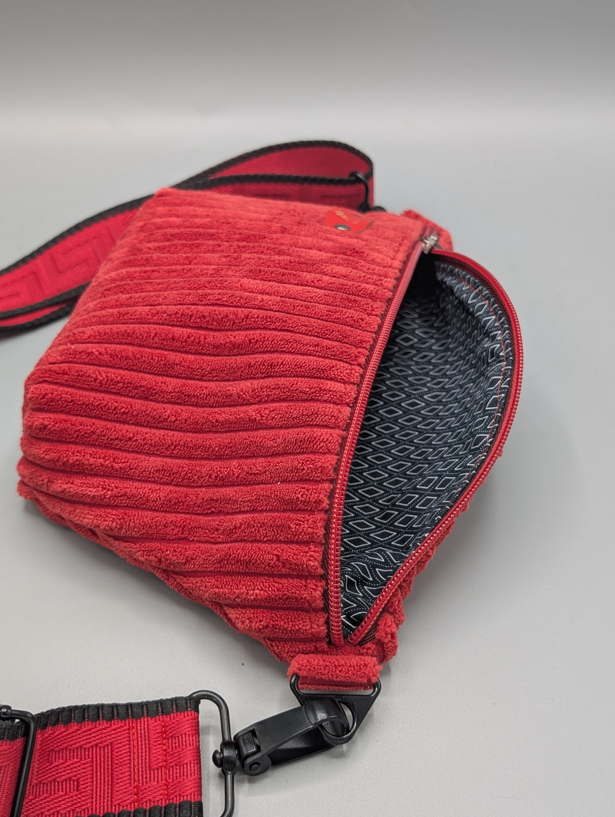 Bauchtasche/Crossbag "Rot/Schwarz"