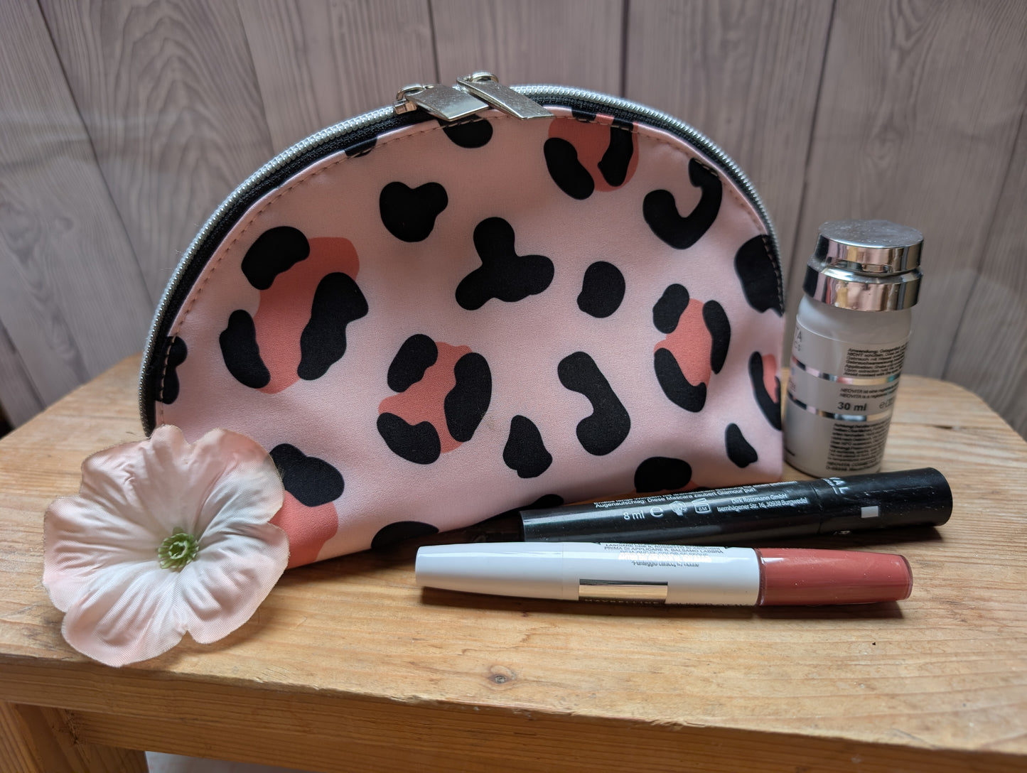Kosmetiktasche „Leo Rosa" – handgemacht aus Softshell