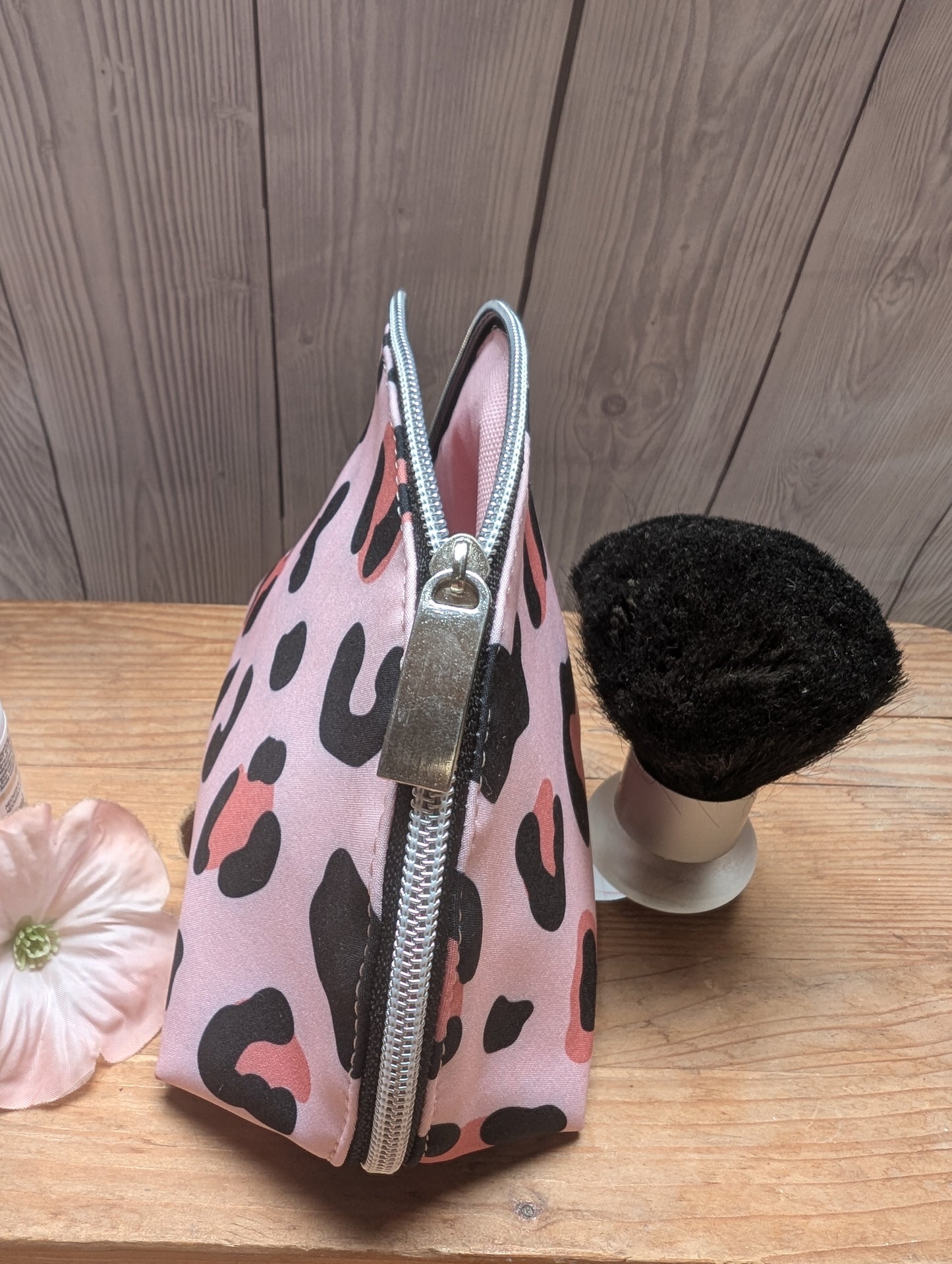Kosmetiktasche „Leo Rosa" – handgemacht aus Softshell
