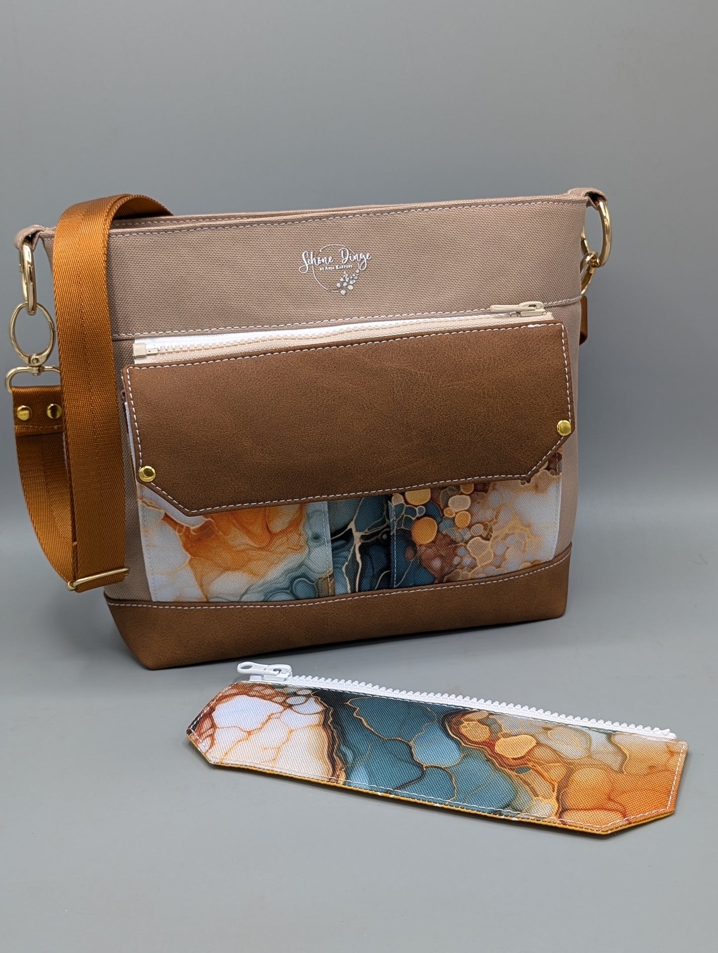 Handgemachte #Aleni – Schultertasche mit 2 Wechselklappen | Individuell wandelbar