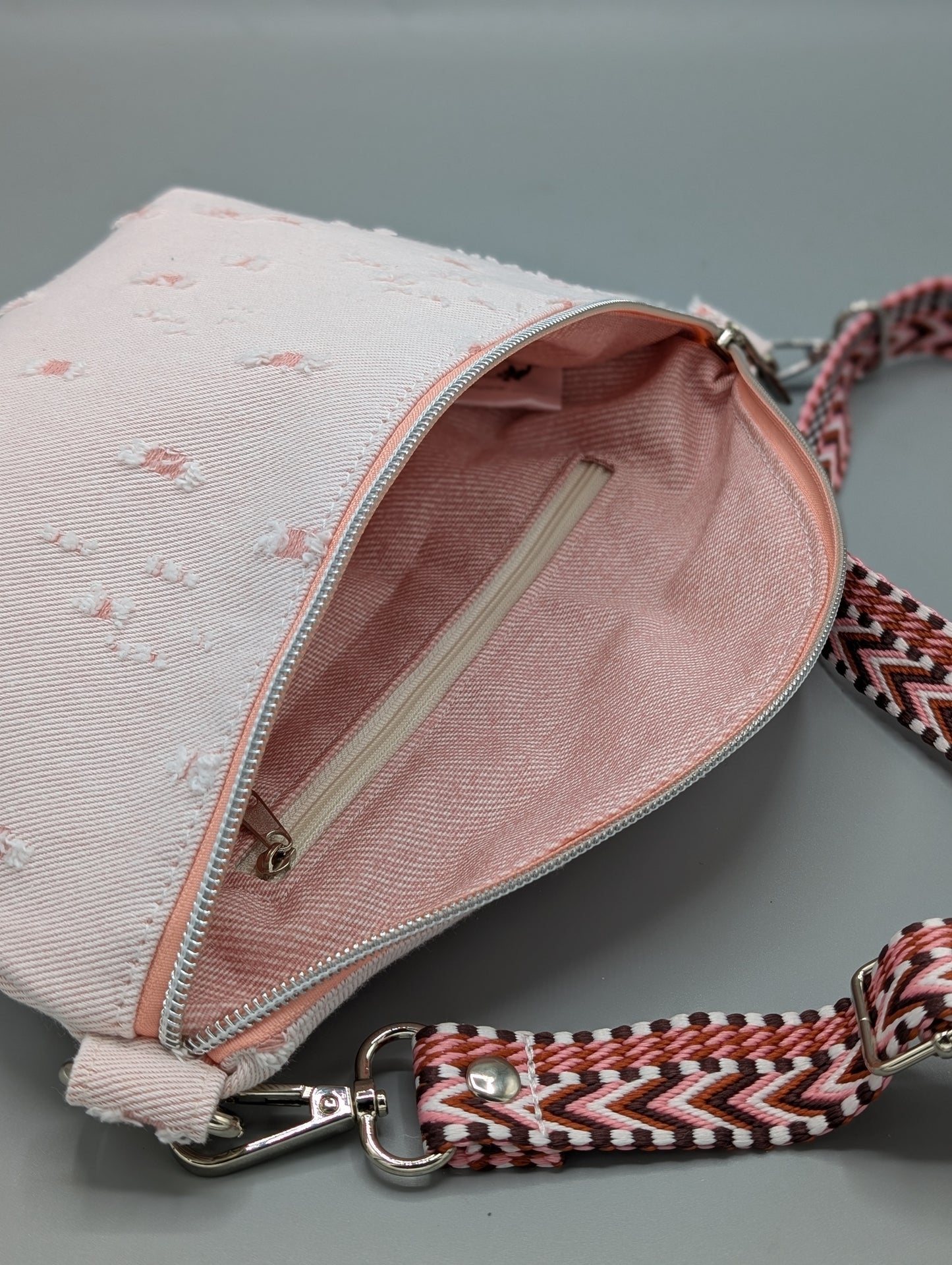 Crossbody- & Bauchtasche „Rosé“ – handgemacht in Rosa & Beige